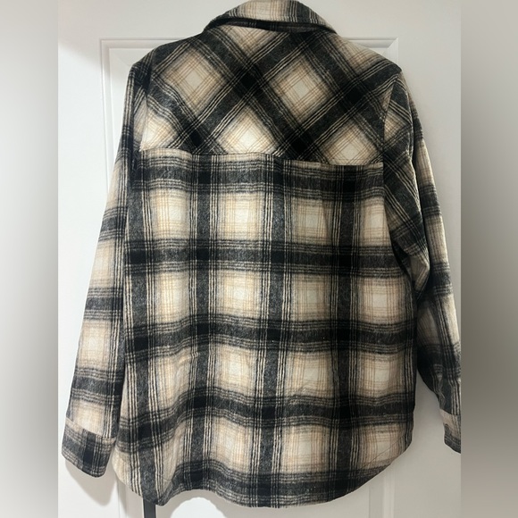 BLANK NYC Flannel Shacket - Picture 4 of 6